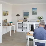 Hotel & Ferienunterkuenfte Hus Seeblick *
