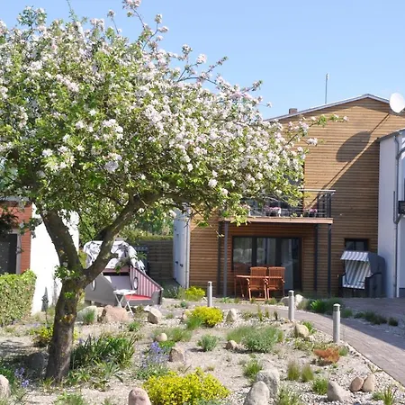Szálloda & Ferienunterkuenfte Hus Seeblick Fehmarn