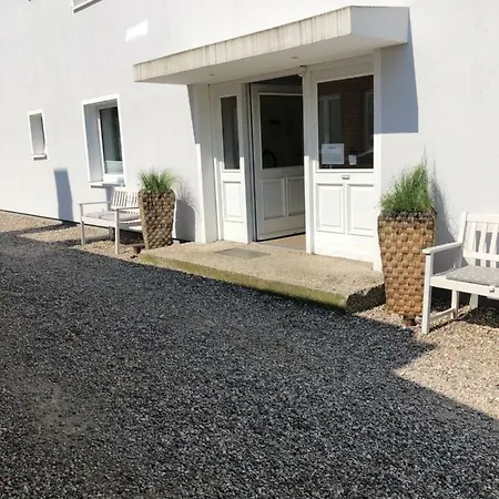 호텔 & Ferienunterkuenfte Hus Seeblick *