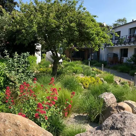 Hotel & Ferienunterkuenfte Hus Seeblick